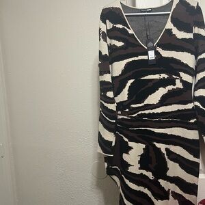 Fashion Nova Black and Cream Long Sleeve Dress